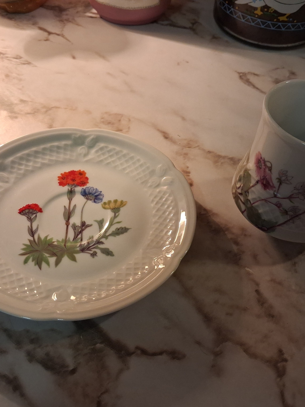 ☕️French Vintage Porcelain Demitasse Cup and Saucer- Unusual Floral Design💐 - Picture 3 of 14